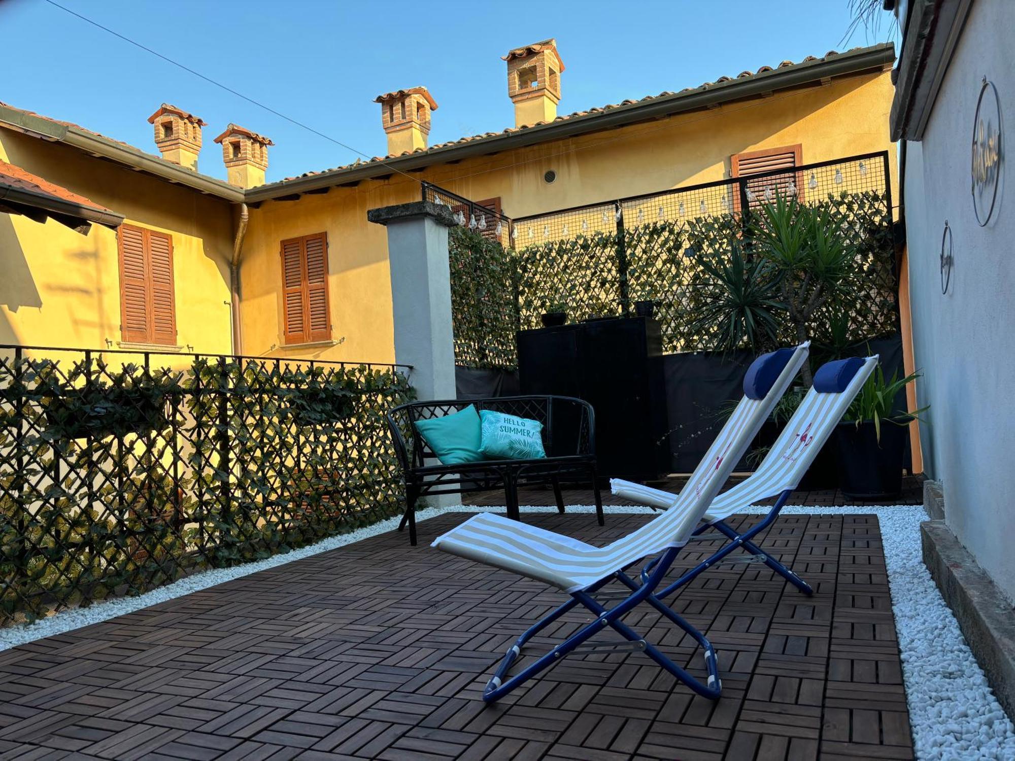 La Terrazza In Centro Apartment Тревильо Екстериор снимка